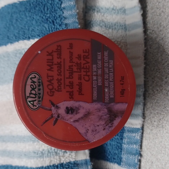 4/$30 Goat Milk Foot Soak Salts - Picture 2 of 4